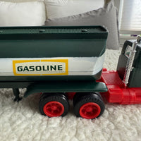 1969 Hess Amerada Tanker Tanker truck with the Box and inserts! “RARE”