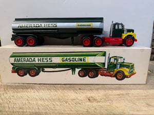 1969 Hess Amerada Tanker Tanker truck with the Box and inserts! “RARE”