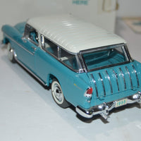 Danbury Mint 1:24 Scale 1955 Chevrolet Nomad Blue / White Top Diecast