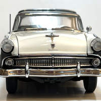 1 24 Danbury Mint 1962 Ford Thunderbird Corinthian White Sports Roadster Convertible with Docs. Pristine Condition. Never Displayed