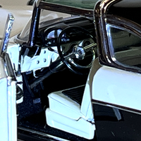 1 24 Danbury Mint 1962 Ford Thunderbird Corinthian White Sports Roadster Convertible with Docs. Pristine Condition. Never Displayed