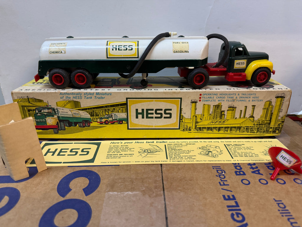1964 Hess Tanker Truck With the Box Lot-9