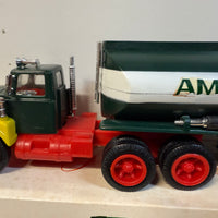 1969 Hess Amerada Tanker Tanker truck with the Box and inserts! “RARE”