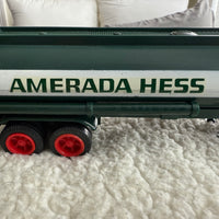 1969 Hess Amerada Tanker Tanker truck with the Box and inserts! “RARE”