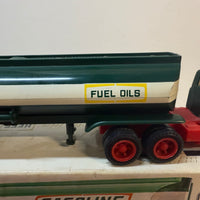 1967 Hess “Red Velvet” tanker with box Lot-2