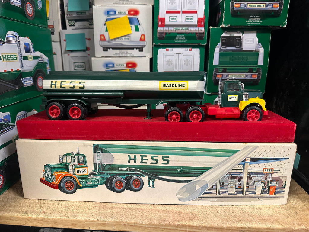 1967 Hess Tanker Trailer Truck "Red Velvet" Gas Oil Truck w/ Box USA