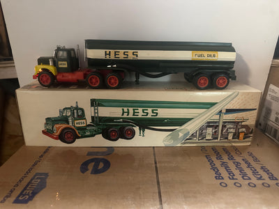 1968 Hess tanker Truck With Box Lot-10