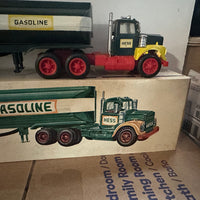 1968 Hess tanker Truck With Box Lot-10