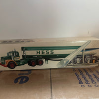 1968 Hess tanker Truck With Box Lot-10