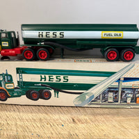 1972 Hess gasoline tanker truck Lot-4