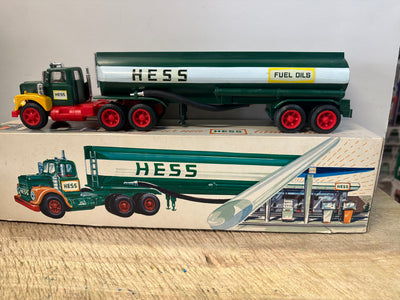 1972 Hess gasoline tanker truck Lot-4