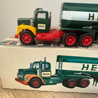 1972 Hess gasoline tanker truck Lot-4