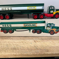 1972 Hess gasoline tanker truck Lot-4