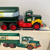 1972 Hess gasoline tanker truck Lot-4