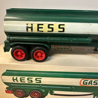 1974 Hess Tanker Truck With the Box Lot-2