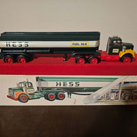 1967 Hess Tanker Truck red velvet With the box!!