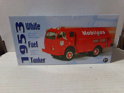 First Gear 1953 White Fuel Tanker Mobilgas Red 1:34 Scale 062321DMT3