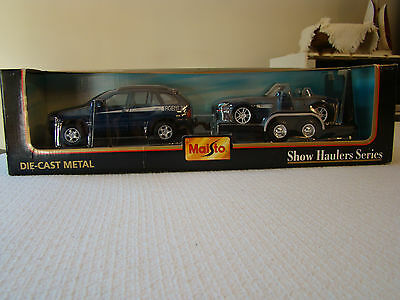 Maisto Show Haulers BMW X5 and BMW Z8 Die Cast Metal Models 1:24 Scale