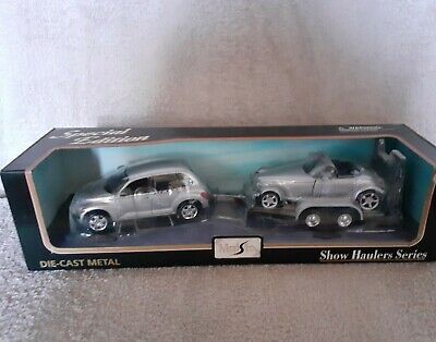 Maisto Show Haulers PROWLER & PT CRUISER Die Cast Metal Models 1:24 Scale