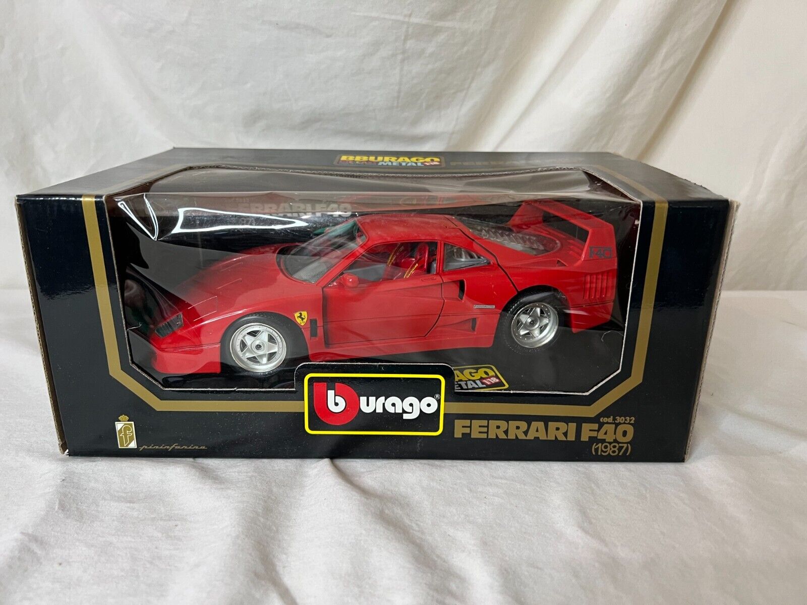 Ferrari　F40　1/18　1987　Bburago　レッド　ミニカー Bburago 1987 Ferrari F40 Hardtop (Red) 1:18 Diecast (Made in