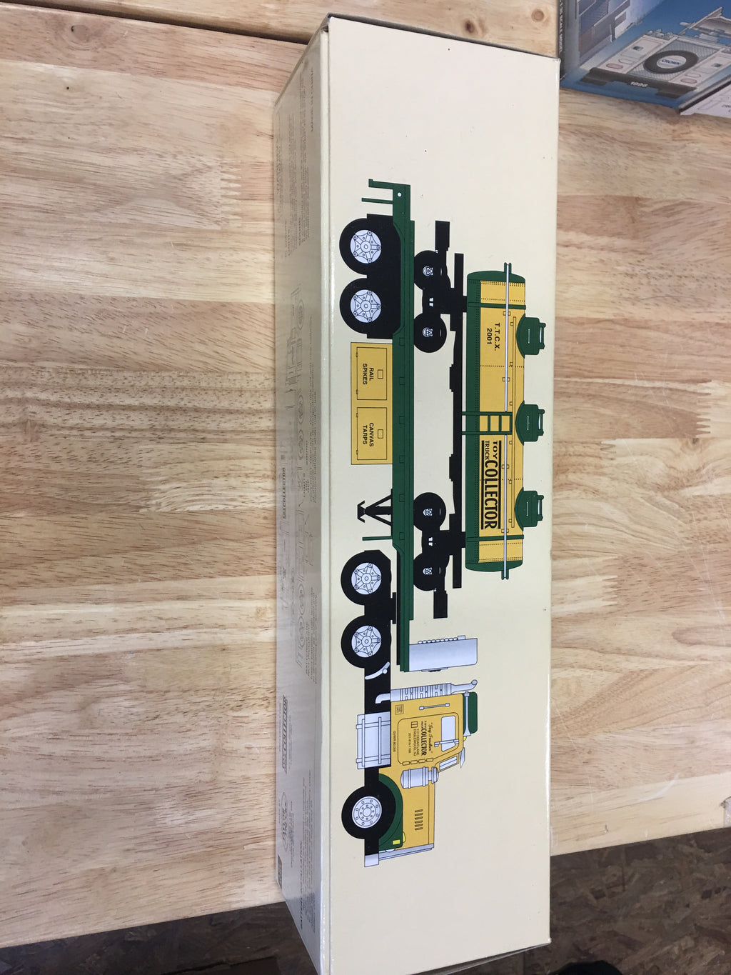 2001 limited edition flatbed truck w/3- dome tanker car 6th in series - Aj Collectibles & More